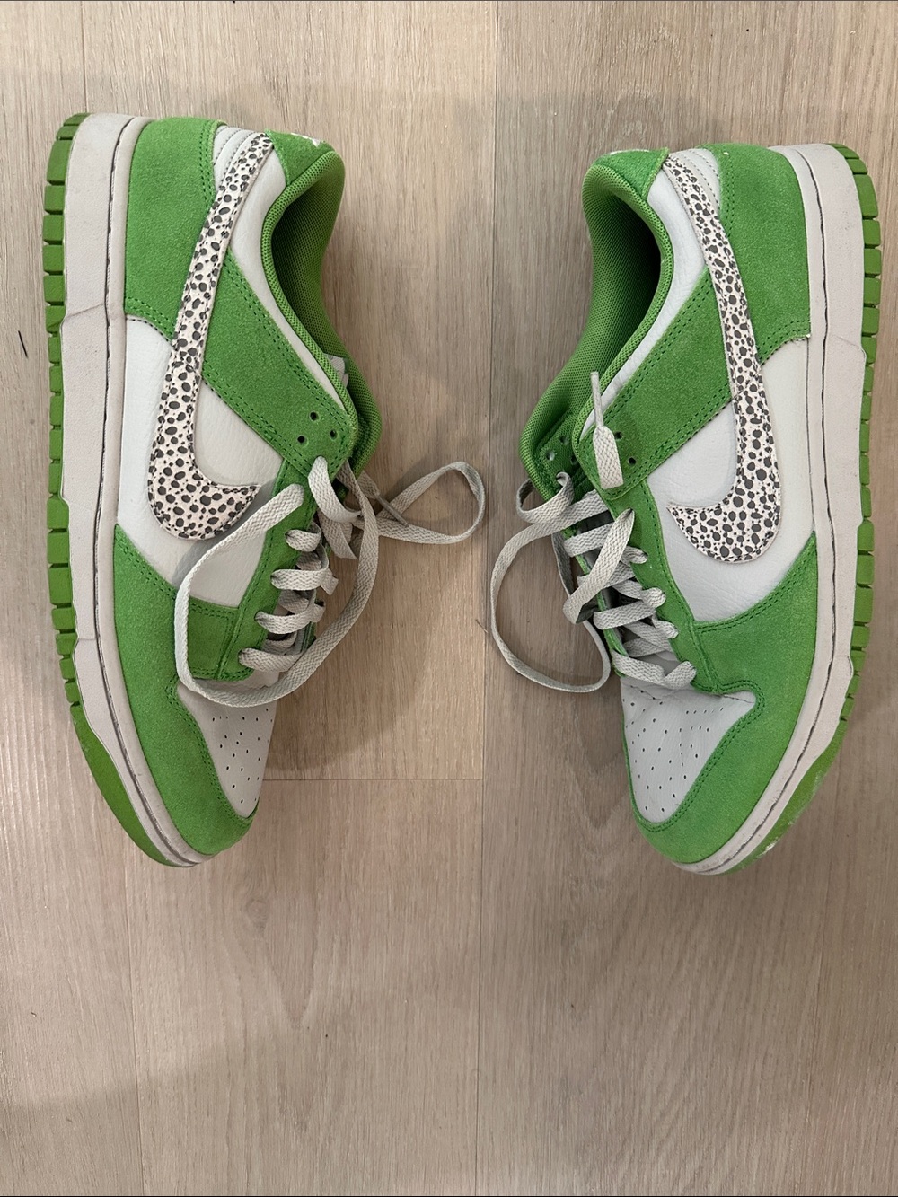 Nike Men's Low Top Athletic Sneakers Green White with Leopard Swoosh